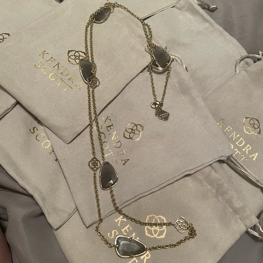 RARE Kendra Scott Long Station Necklace